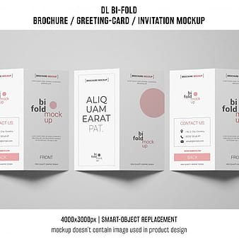 Bi-fold brochure or invitation mockup psd vector