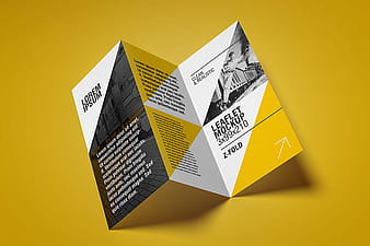 Free flyer mockup / Z-Fold psd vector